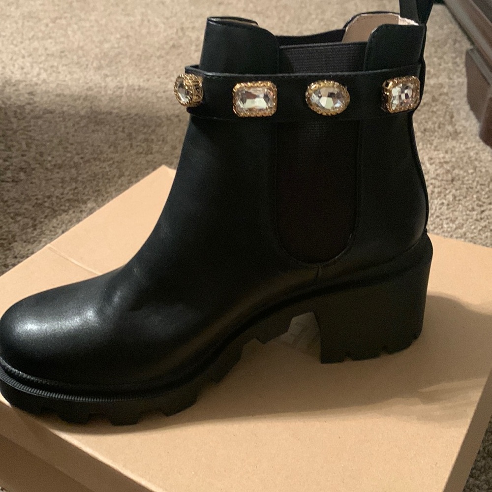 Brand new GG duped by Steve Madden